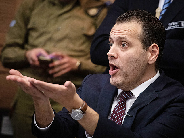 Культурные союзы требуют, чтобы Мики Зоар пересмотрел отмену государственных премий