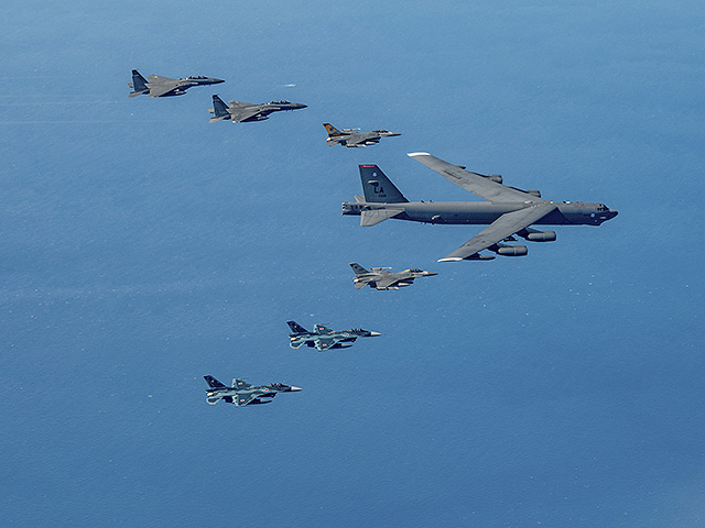 ВВС США проводят на Ближнем Востоке масштабные учения "по проверке боеготовности"