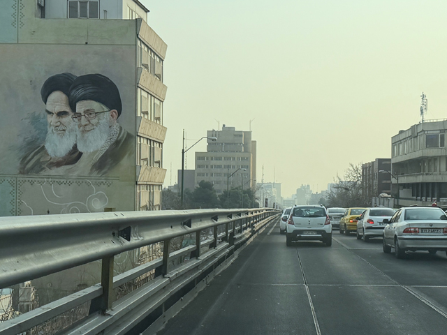 Власти Ирана утверждают, что в результате взрывов погибли шесть человек