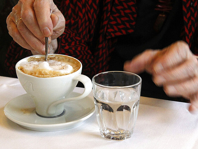 Сеть "Аркафе" повышает цены на свое меню