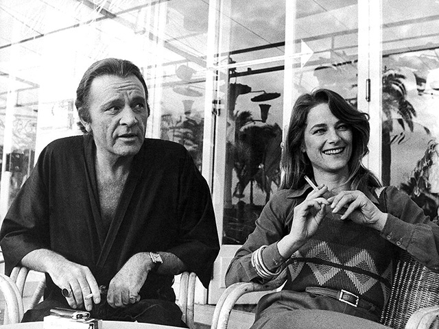 С Ричардом Бертоном, 1974 год