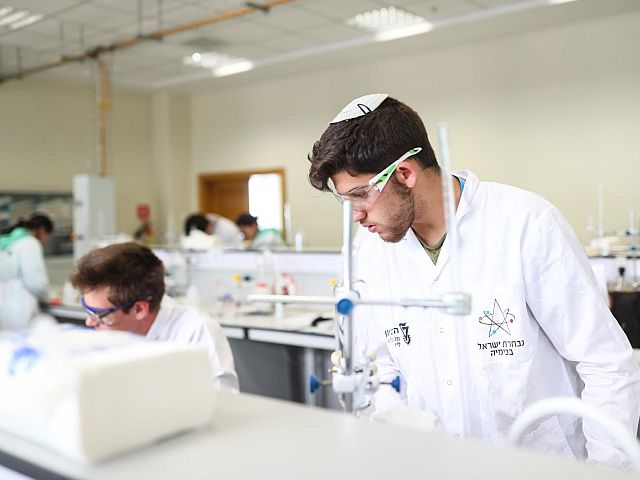 Объявлен набор школьников в состав международных научных олимпийских сборных Израиля
