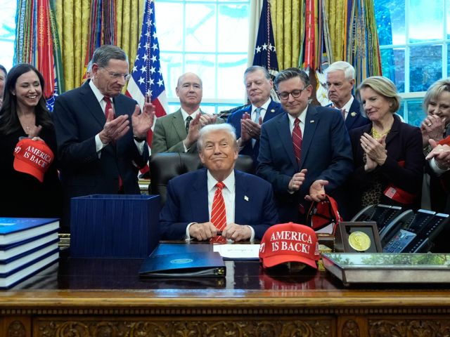 Президент Трамп подписал закон, прекращающий шатдаун федерального правительства