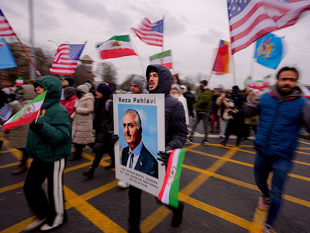 The National: власти США проверяют возможность создания переходного правительства в Иране