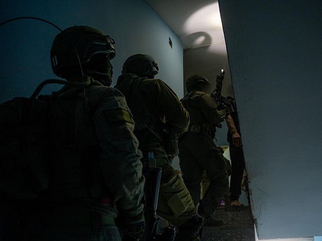 ЦАХАЛ: за неделю в Иудее и Самарии задержали около 60 подозреваемых в терроре
