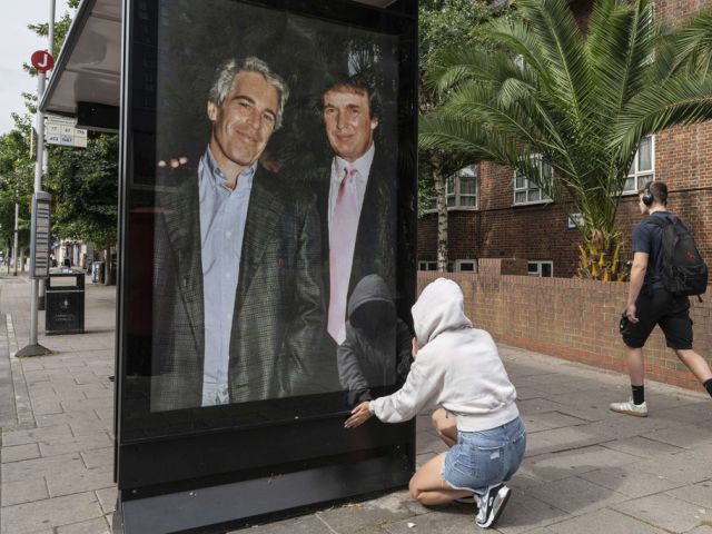 "Файлы Эпштейна": Трампу было известно о деятельности преступника еще в 2006 году