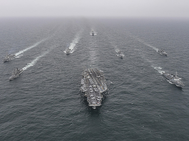 "Даже 12 авианосцев не принесут США победу": в Иране выставили гробы для американского командования