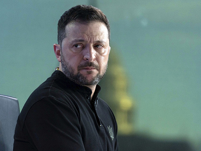 "Впервые слышу": Зеленский опроверг, что 24 февраля объявит о президентских выборах