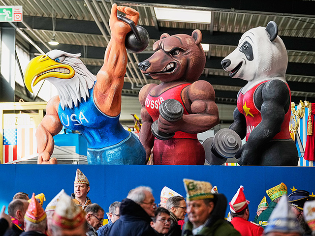 Кельнский карнавал 2026: танцы со Свободой и место для целований. Фоторепортаж