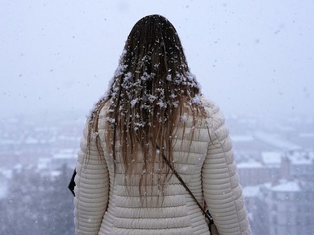 Зимний шторм "Нильс" во Франции: сотни тысяч домохозяйств без электричества