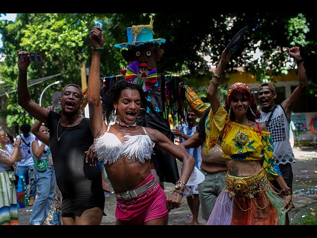 Рио готовится к карнавалу: становится всё жарче. Фоторепортаж