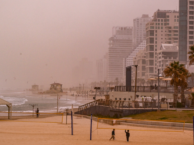 Из-за пыльной бури Тель-Авив и Иерусалим возглавили мировой рейтинг по загрязнению воздуха