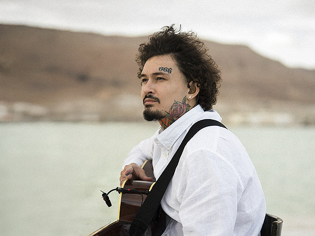 Алишер Моргенштерн выпустил видеоконцерт, снятый на соляном острове в Мертвом море