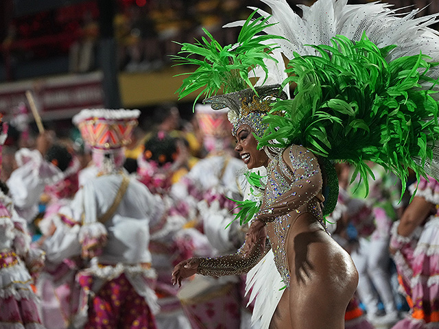 Звезды Самбодрома и президент Бразилии в Рио. Фоторепортаж