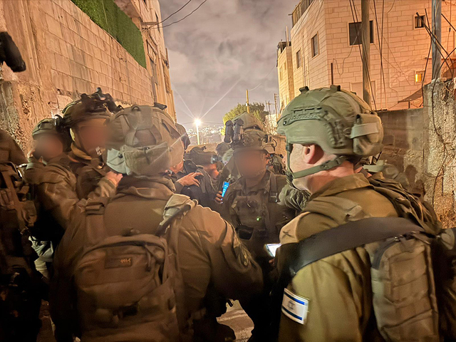 ЦАХАЛ, ШАБАК и МАГАВ проводят операцию по изъятию оружия в Хевроне