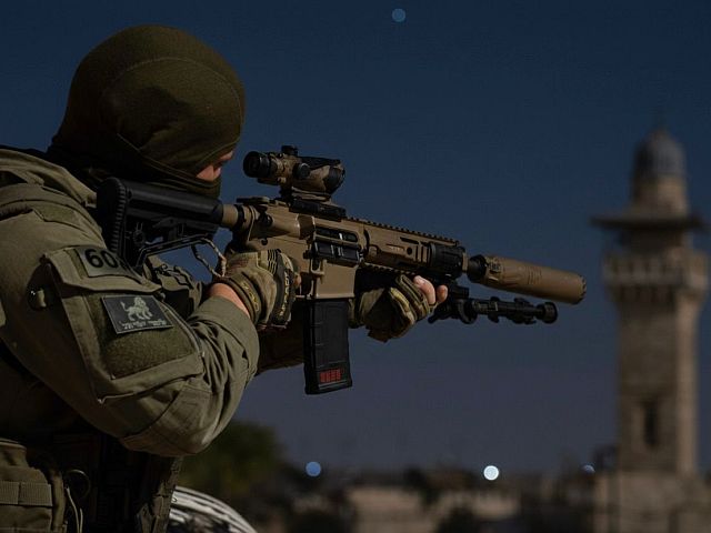 Около Абу-Диса был ранен один из бросавших "коктейли Молотова"
