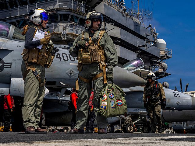 На борту авианосца Abraham Lincoln