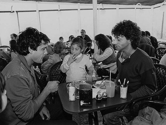 С Дуду Топазом и дочерью, 1985 год