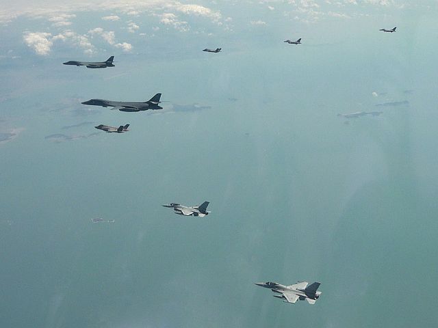 WSJ: США перебрасывают на Ближний Восток крупнейшую с 2003 года авиационную группировку