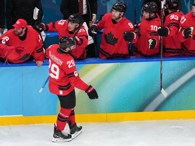 Олимпиада. Хоккей. Канадцы вышли в финал, проигрывая 0:2