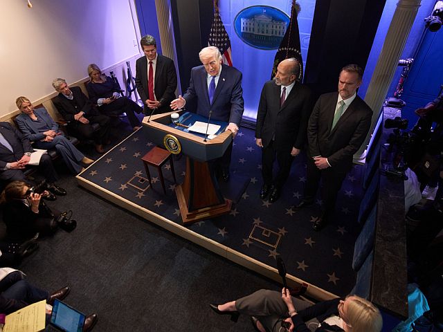 Трамп объявил, что подписал указ о "глобальной" пошлине 10% на импорт из всех стран мира