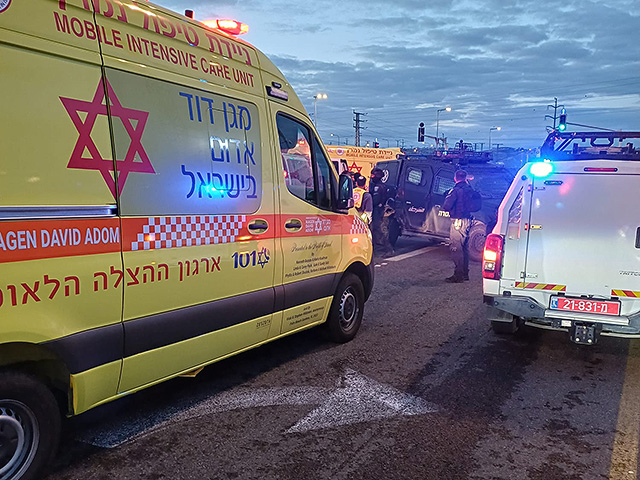 Подозрение на теракт: на перекрестке Тапуах грузовик врезался в патрульную машину полиции