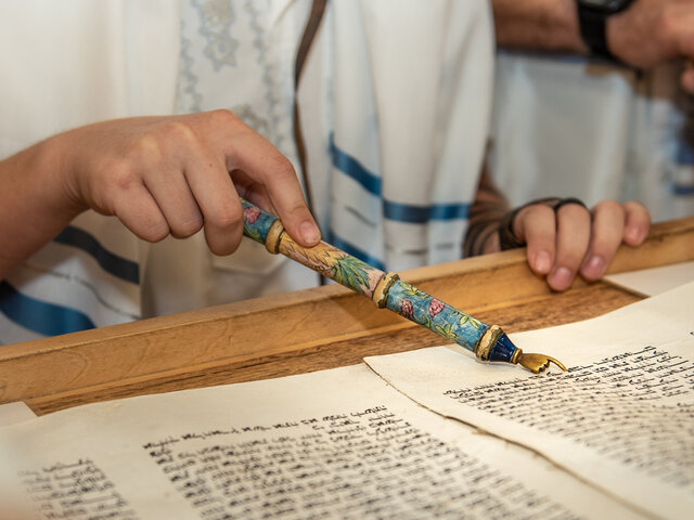 Бар-мицва была омрачена травмой матери именинника, вызванной попаданием конфеты