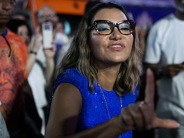 Предкарнавальный разогрев в Рио: уличные шоу и благословение Самбодрома. Фоторепортаж