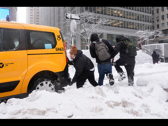 Рекордный снегопад на востоке США. Фоторепортаж