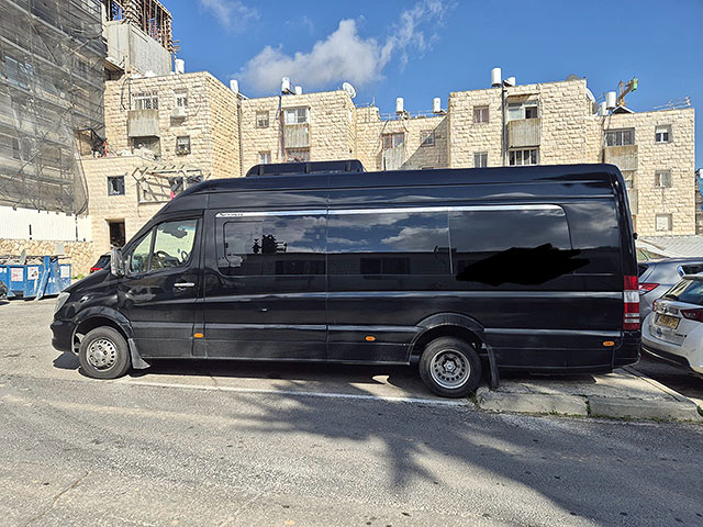 Задержан микроавтобус с 19 палестинскими нелегалами, он будет конфискован