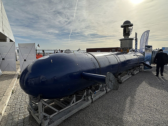 Израильская компания IAI передала Германии первую безэкипажную подводную лодку BlueWhale