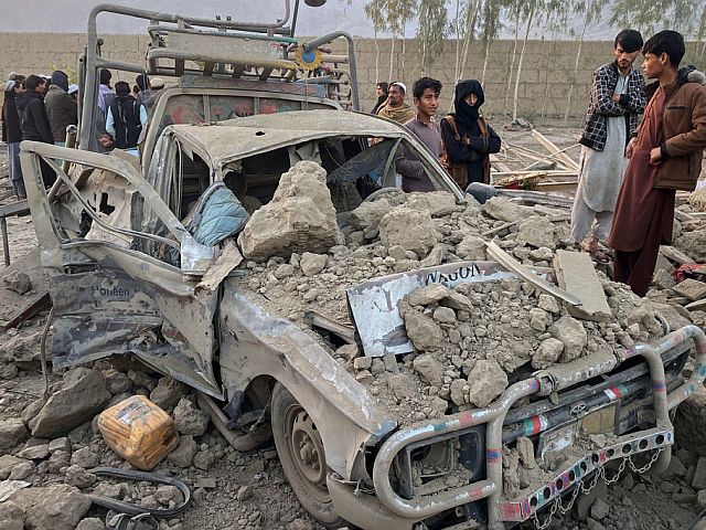 Министр обороны Пакистана: с талибским Афганистаном идет "открытая война"