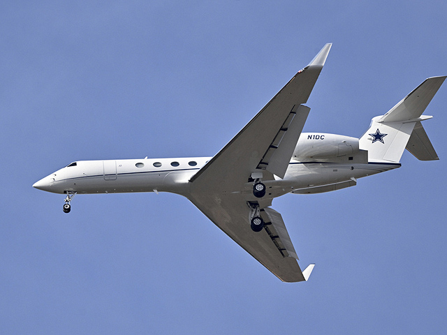 СМИ: власти США депортировали палестинцев в Израиль на частном самолете друга Трампа