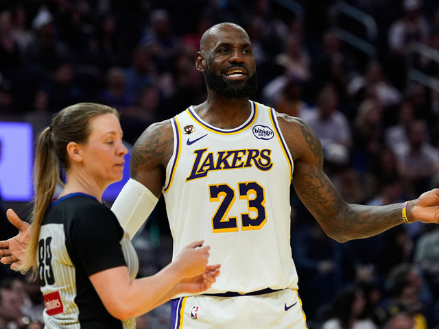 "Лейкерс" разгромил "воинов". Результаты матчей НБА