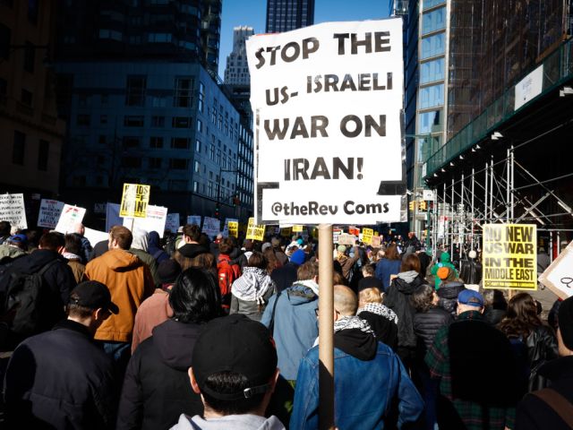 В Нью-Йорке прошла манифестация солидарности с режимом аятолл