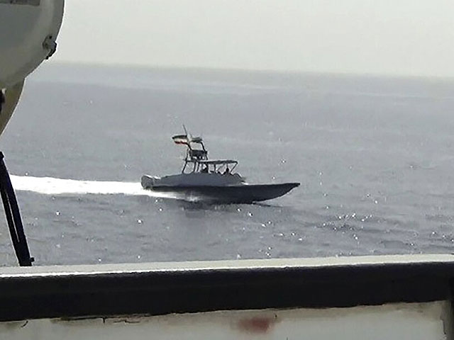 В районе Ормузского пролива нанесен удар еще по одному судну