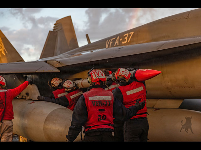 Военно-морской флот США атакует Иран. Фоторепортаж