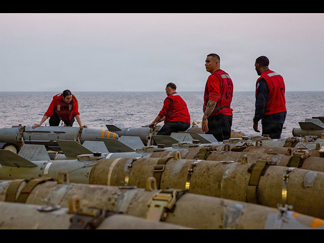 Военно-морской флот США атакует Иран. Фоторепортаж