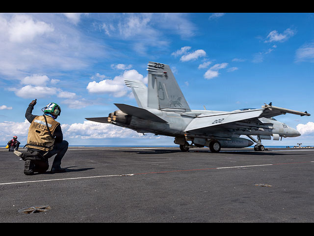 Военно-морской флот США атакует Иран. Фоторепортаж