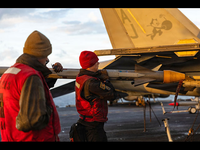 Военно-морской флот США атакует Иран. Фоторепортаж