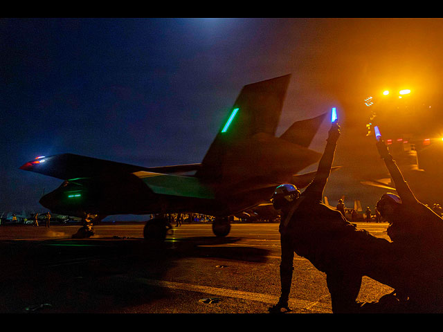 Военно-морской флот США атакует Иран. Фоторепортаж