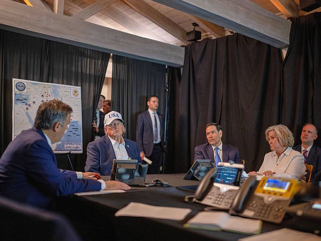 США готовятся "значительно усилить" удары по Ирану в ближайшие 24 часа