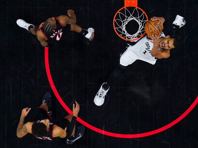 "Сан-Антонио" разгромил "Филадельфию". Результаты матчей НБА