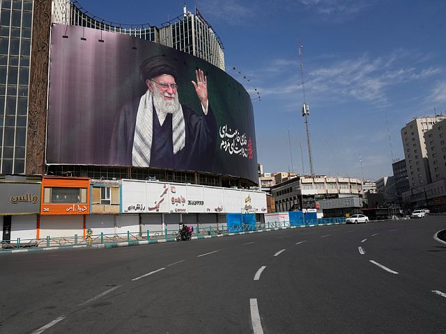 Цель иранского режима – хаос и выживание. Интервью с востоковедом Головенцицем
