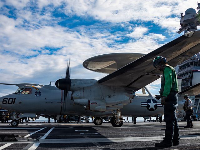 Авианосец Gerald Ford ушел от побережья Израиля в Красное море
