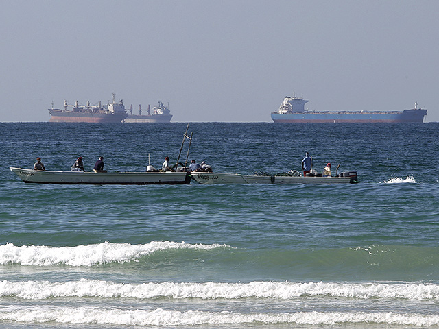 КСИР угрожает США сорвать военное сопровождение судов через Ормузский пролив