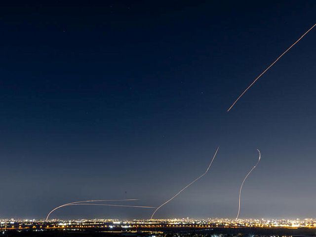 Тревога в Беэр-Шеве и других районах Негева: ракетный обстрел из Ирана