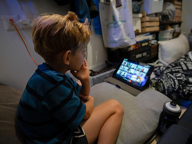 "А-Йом: учителям указали вести учет посещаемости школьниками ZOOM-уроков