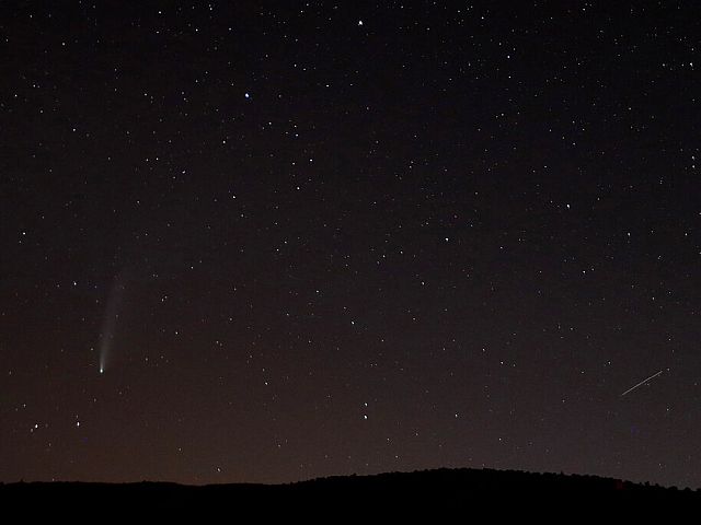 В Германии упали фрагменты метеорита, причинен ущерб