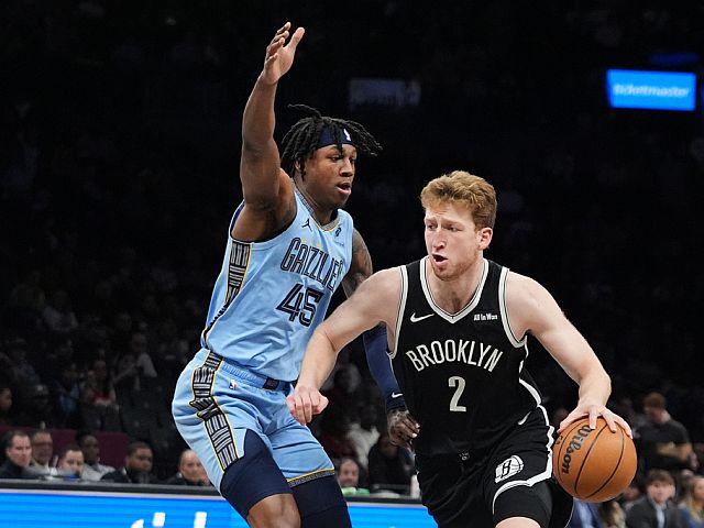 Дэнни Вольф в атаке